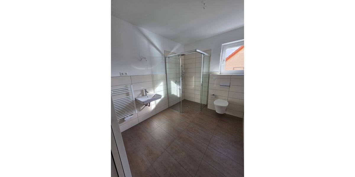 Familiengerechte 4-Zimmer-Wohnung in Merseburg mit Wannenbad, Abstellraum, Balkon und Aufzug 4 zimmer