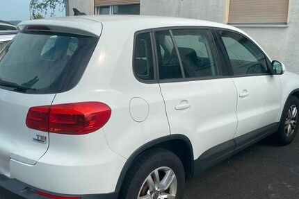 VW Tiguan 125.847 km 10.500 € Troisdorf 53840