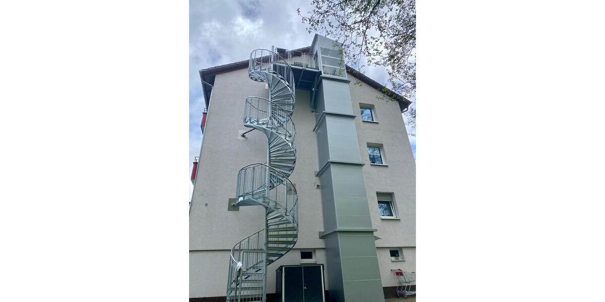 Dachgeschoßwohnung Helsa - 4 Zimmer, 150 m&sup2;, 250.000&euro; | Angebot:24832320