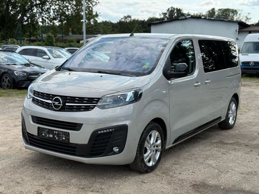 Zafira Life