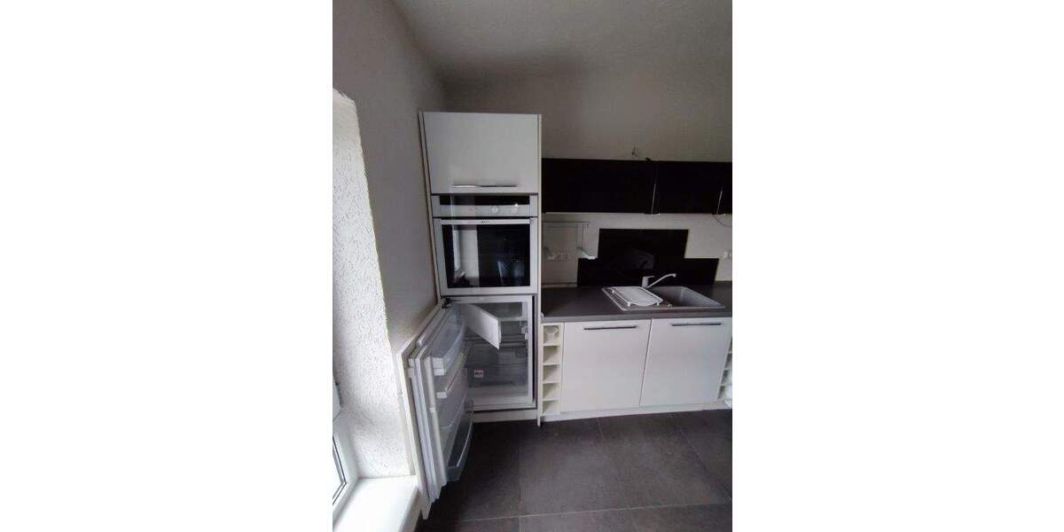 Etagenwohnung Schwerin Weststadt - 3 Zimmer, 103 m&sup2;, 900&euro; | Angebot:24609574