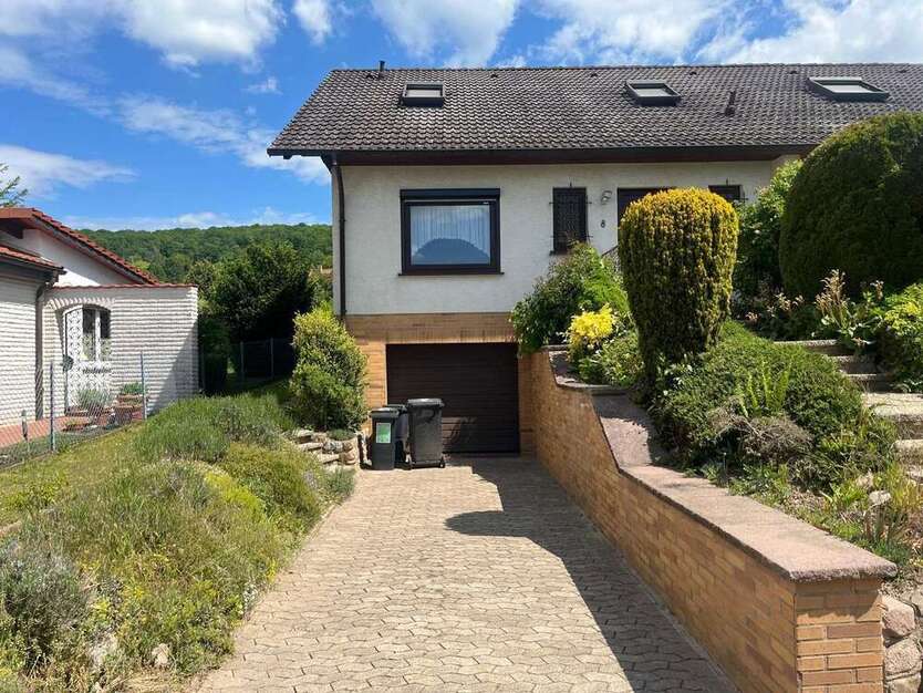Haus zum Kaufen in Einbeck 319.000 € 210 m²
