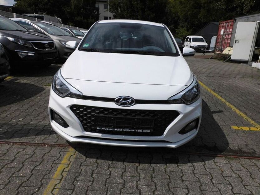 i20