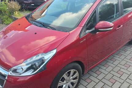 Peugeot 208 64.000 km 5.290 &euro; Chemnitz 09114