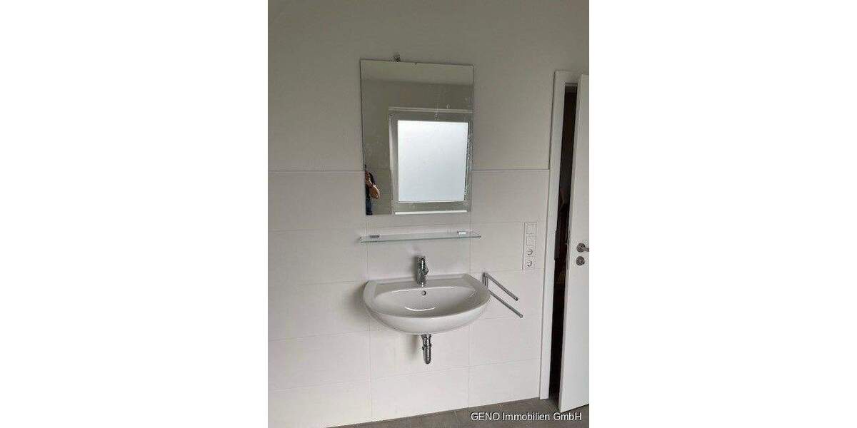 Attraktive Doppelhaushälte zu vermieten 6 zimmer