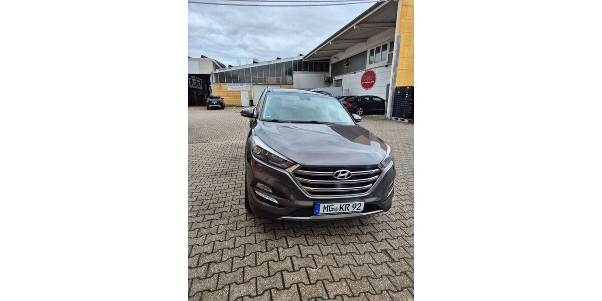 Hyundai TUCSON 255.000 km 11.900 &euro; Mönchengladbach 41199