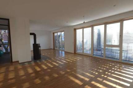 Haus zum Mieten in Reutlingen 2.500 € 200 m² 7.5 zimmer