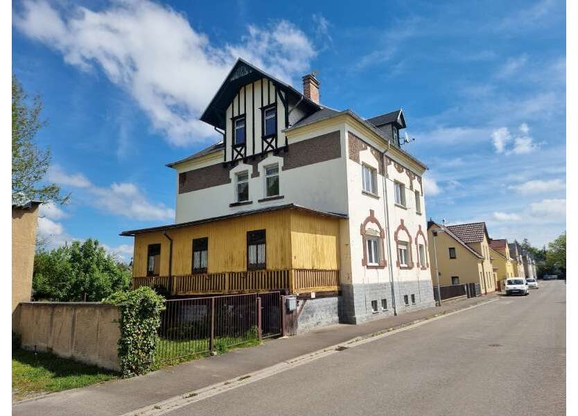Haus zum Kaufen in Crimmitschau 125.000 € 240 m²