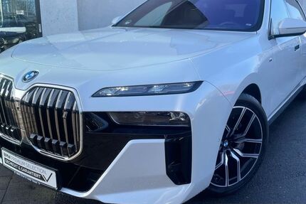 BMW i7 13.533 km 106.880 &euro; Essen 45134