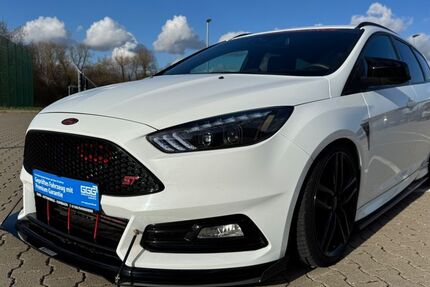 Ford Focus 115.608 km 13.999 &euro; korbach 34497