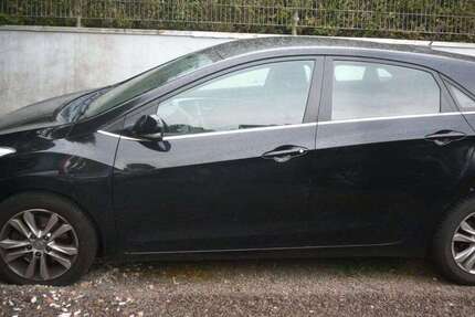 Hyundai i30 128.000 km 5.499 &euro; Saarbrücken 66119