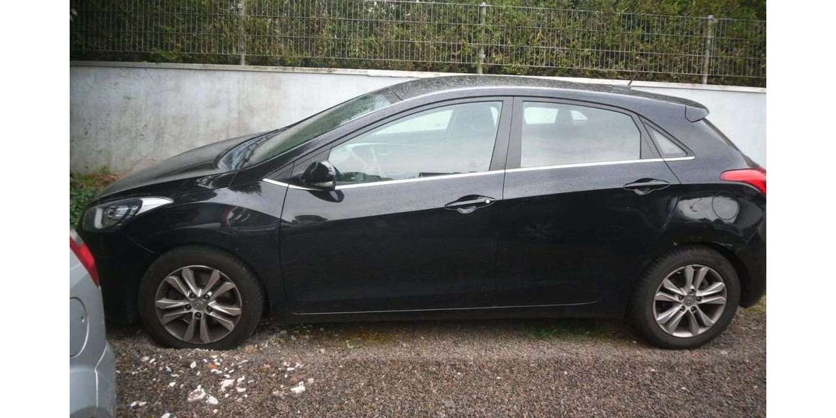 Hyundai i30 128.000 km 5.499 &euro; Saarbrücken 66119