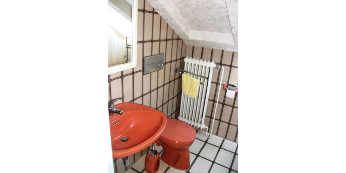 Dachgeschoßwohnung Schloß Holte-Stukenbrock Stukenbrock - 3 Zimmer, 65 m&sup2;, 590&euro; | Angebot:25394224