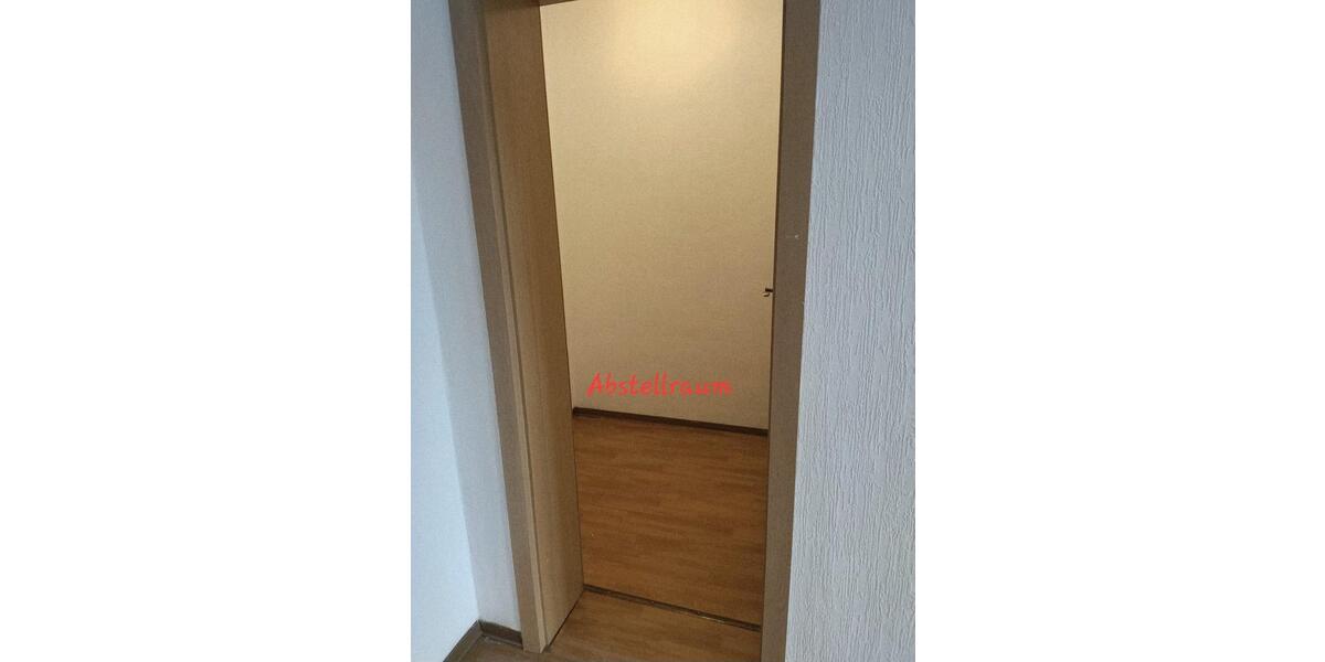 Etagenwohnung Werdau - 2 Zimmer, 40 m&sup2;, 220&euro; | Angebot:26375806