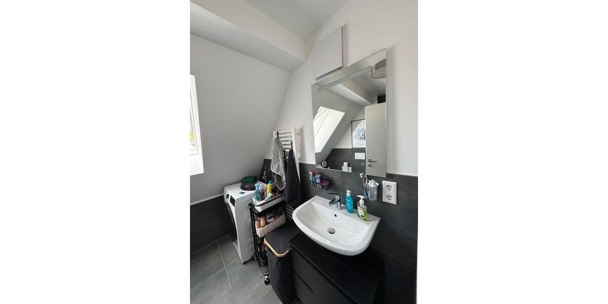 Dachgeschoßwohnung Goldbach - 2 Zimmer, 44 m&sup2;, 900&euro; | Angebot:26652013