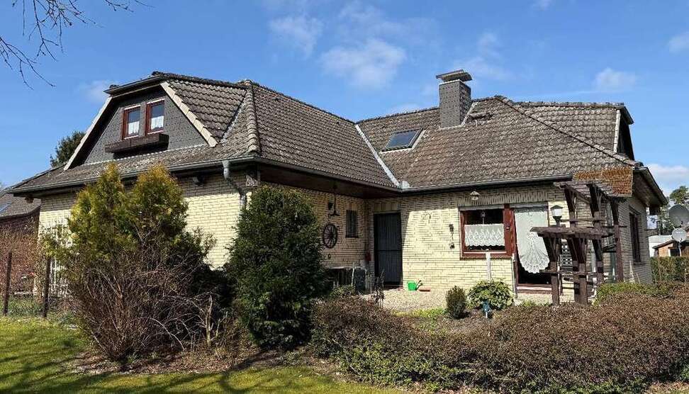 Haus zum Kaufen in Höfer 305.000 € 189 m²