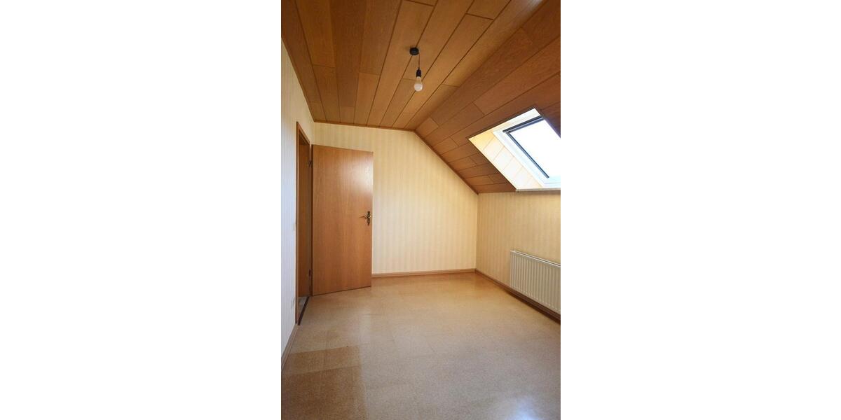 Etagenwohnung Borchen - 4 Zimmer, 97 m&sup2;, 595&euro; | Angebot:25479729