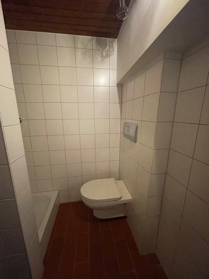 Von privat: 1 12 Zimmerwohnung in historischem Haus in Esslingen zimmer