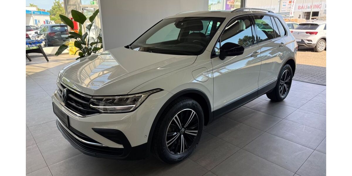 VW Tiguan 79.000 km 23.490 &euro; Braunschweig 38116