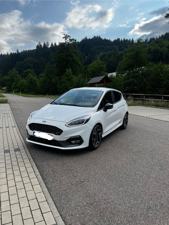 Ford Fiesta 83.000 km 16.000 € Ottenhöfen 77883