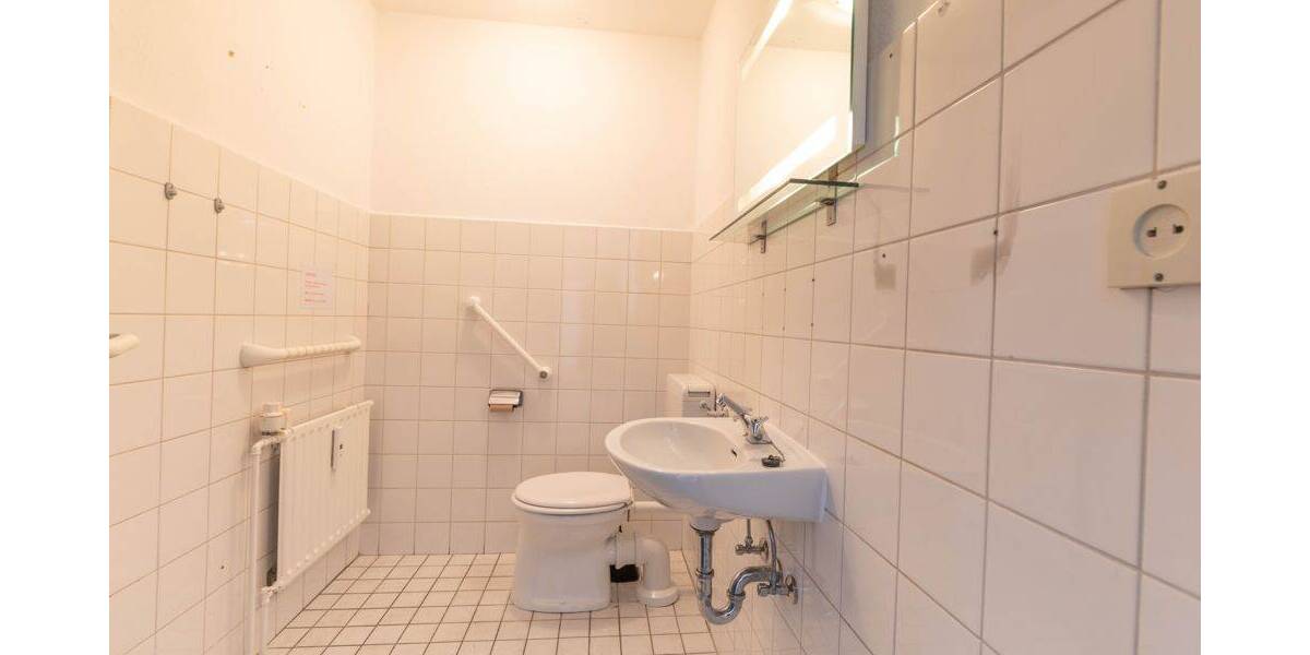 Gewerbeobjekt Heide - 8 Zimmer, 300 m&sup2;, 2.500&euro; | Angebot:26886401