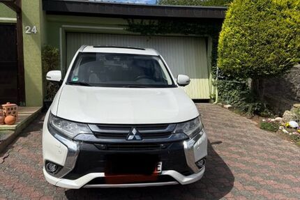 Mitsubishi Plug-in Hybrid Outlander 200.000 km 16.500 &euro; Hardheim 74736