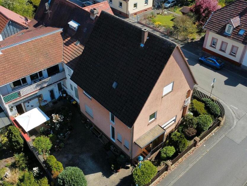 Charmantes Einfamilienhaus mit Terrasse Garten Hof, Stadnähe inkl