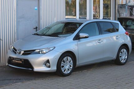 Toyota Auris 112.580 km 9.980 &euro; Berlin 13089