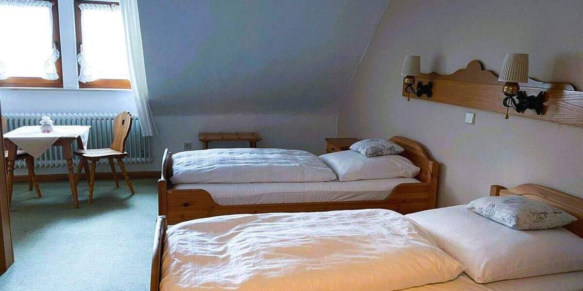 Hotel mit Gaststätte und Wohnung zimmer