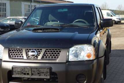 Nissan Pick Up 142.000 km 12.900 &euro; Neuzelle 15898
