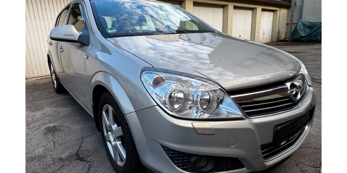 Opel Astra 144.384 km 3.690 &euro; Lübeck 23554