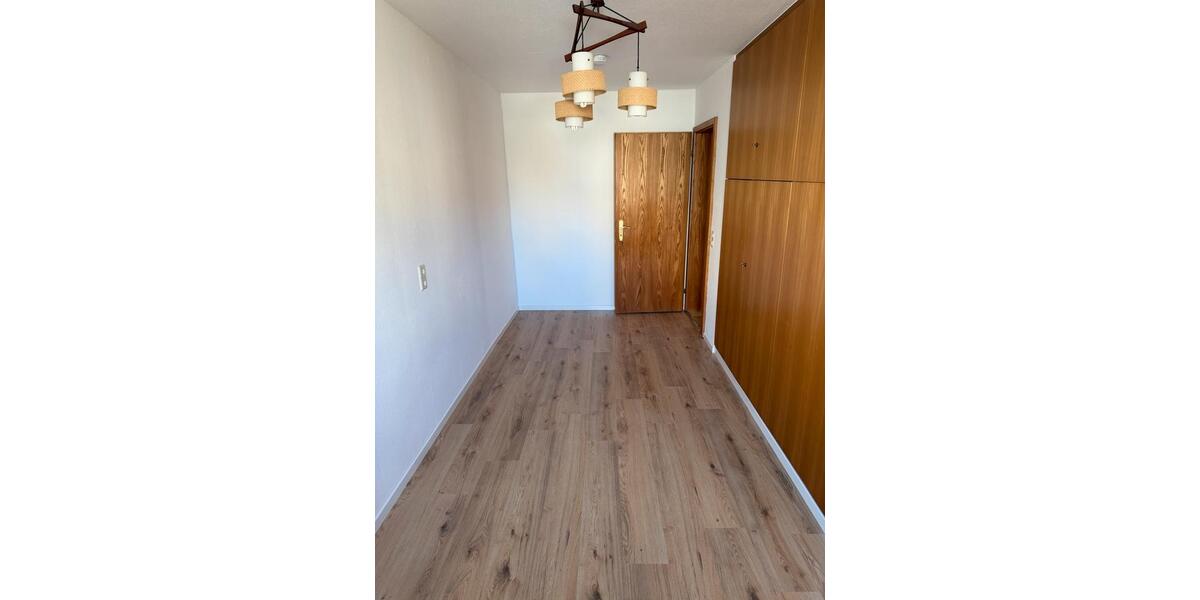 Etagenwohnung Rutesheim - 5 Zimmer, 123 m&sup2;, 1.350&euro; | Angebot:25393821