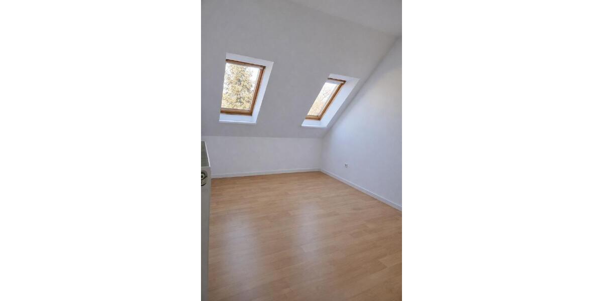 Etagenwohnung Crimmitschau - 3 Zimmer, 78 m&sup2;, 450&euro; | Angebot:26163023