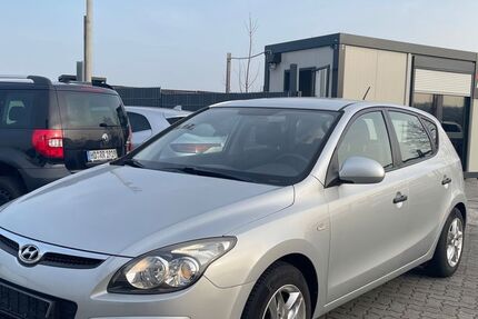 Hyundai i30 102.000 km 4.199 &euro; Oberhausen-Rheinhausen 68794