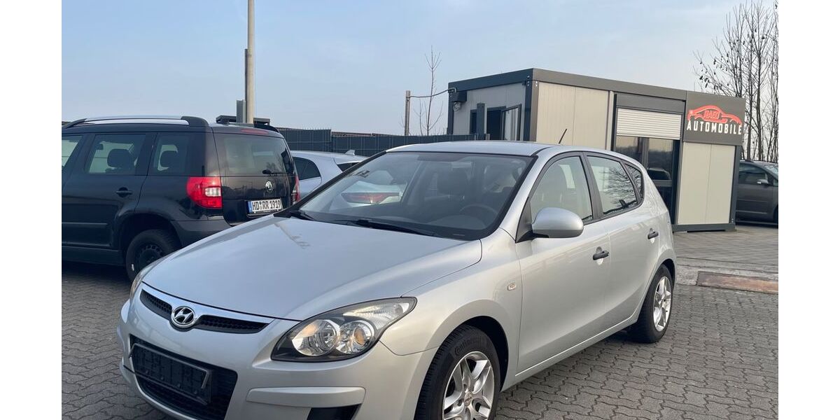 Hyundai i30 102.000 km 4.199 &euro; Oberhausen-Rheinhausen 68794