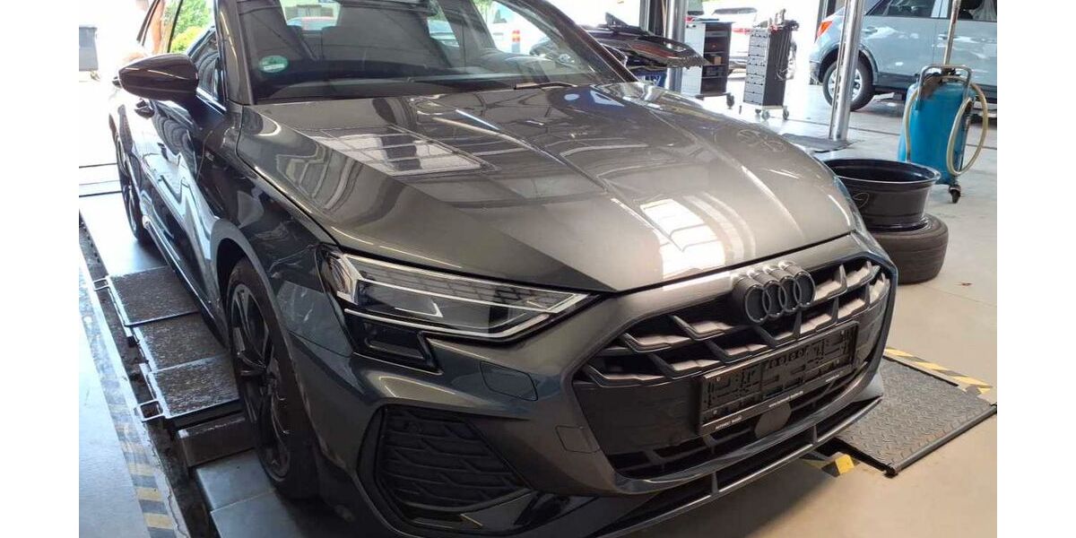 Audi A3 12.042 km 44.930 &euro; Bruckmühl 83052
