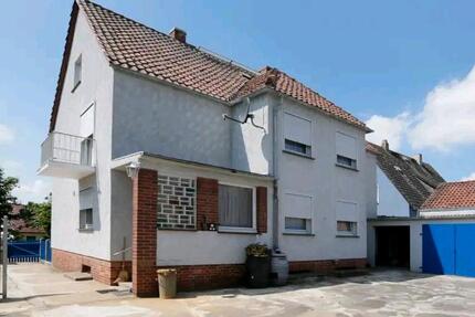 Großes Haus mit vielseitigen Nebengebäuden und großem Grundstück zimmer