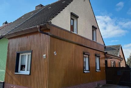 Haus Ballenstedt - 4 Zimmer, 95 m&sup2;, 59.000&euro; | Angebot:25052408