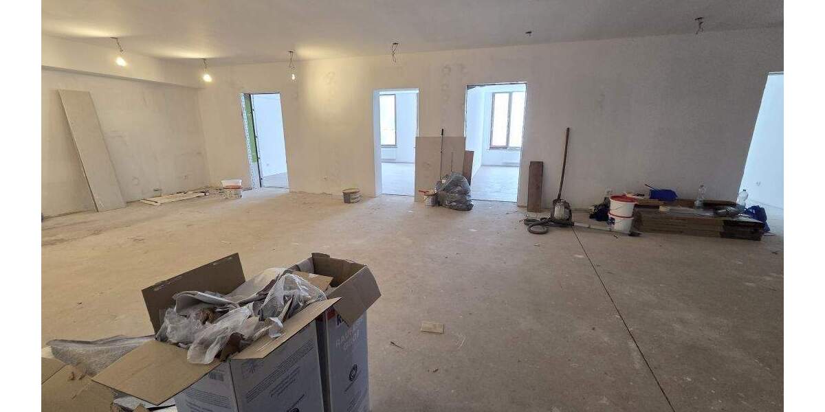 Gewerbeobjekt Eisenach - 7 Zimmer, 272 m&sup2;, 1.905&euro; | Angebot:25731715