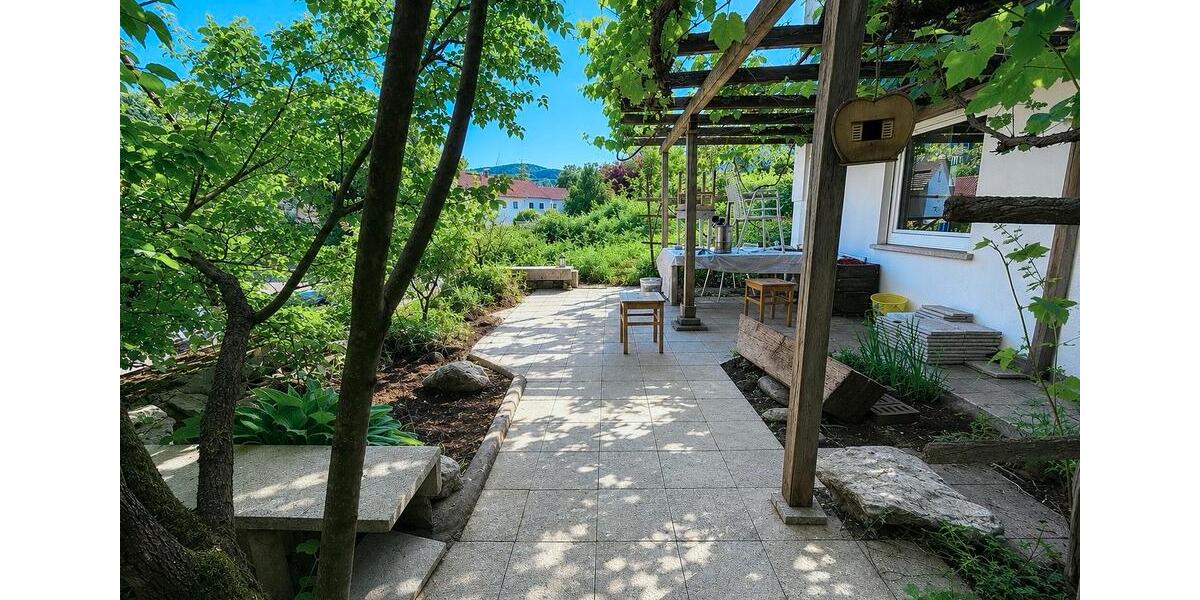 Einfamilienhaus Pfullingen - 8 Zimmer, 179 m&sup2;, 576.000&euro; | Angebot:26757139
