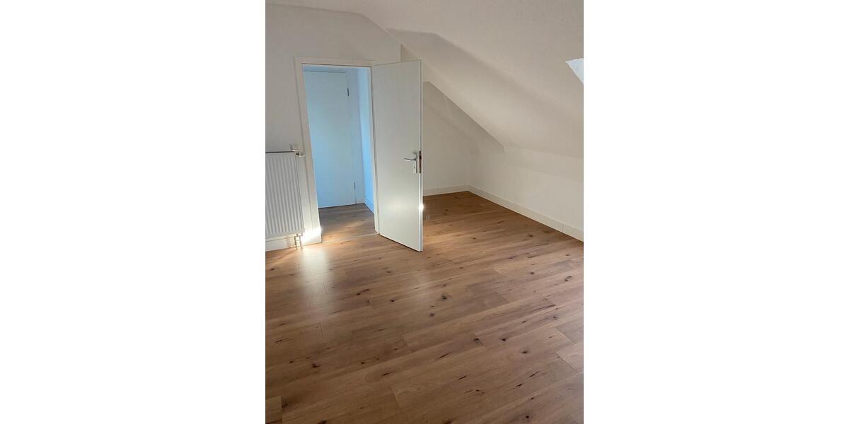 3 zkb Dachwohnung,gerne mit Hunden Haustieren 3 zimmer