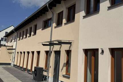 Haus zum Mieten in Hanau 1.815 € 109.38 m² 3.5 zimmer