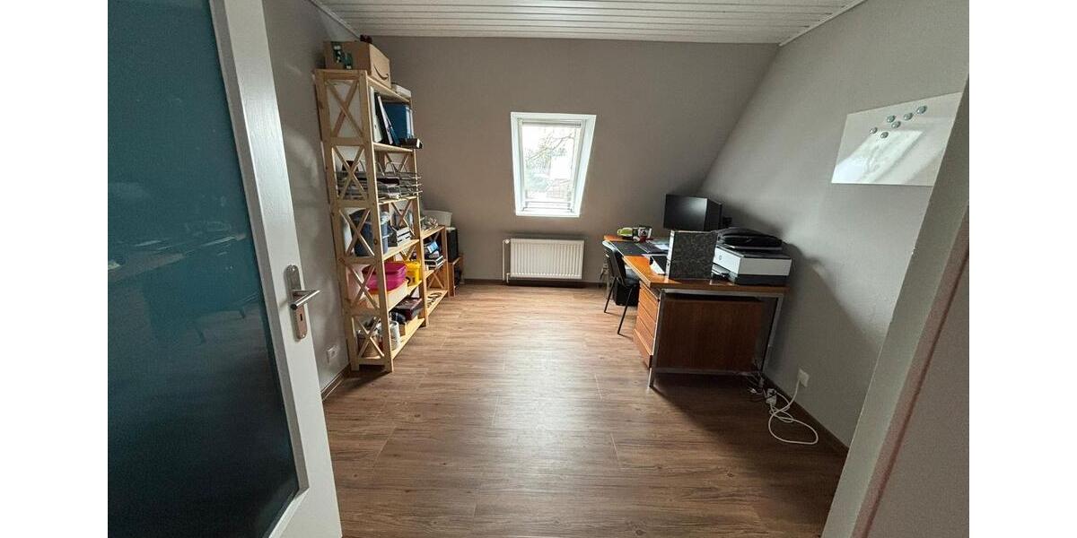Dachgeschoßwohnung Visselhövede - 5 Zimmer, 155 m&sup2;, 1.000&euro; | Angebot:25434035