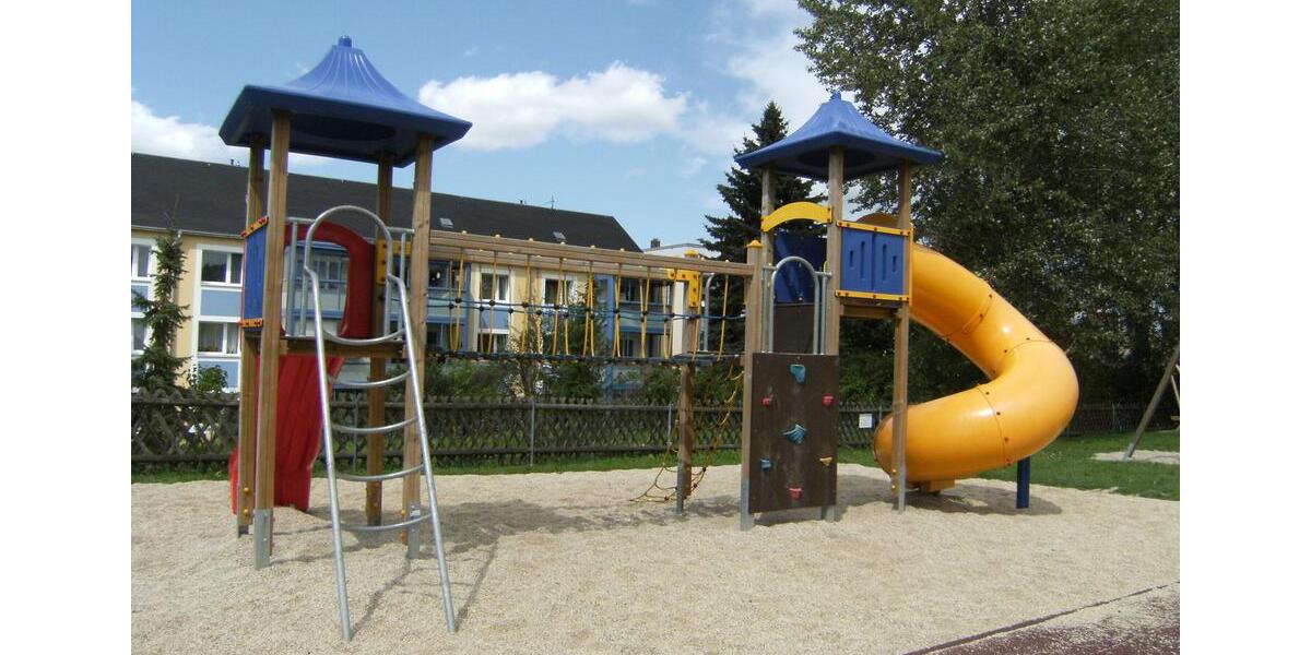 Etagenwohnung Schleiz - 3 Zimmer, 61 m&sup2;, 420&euro; | Angebot:25080115