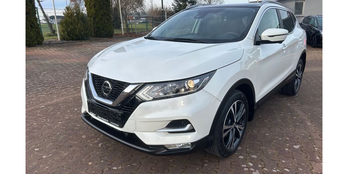 Nissan Qashqai 129.000 km 14.950 &euro; Trossingen 78647