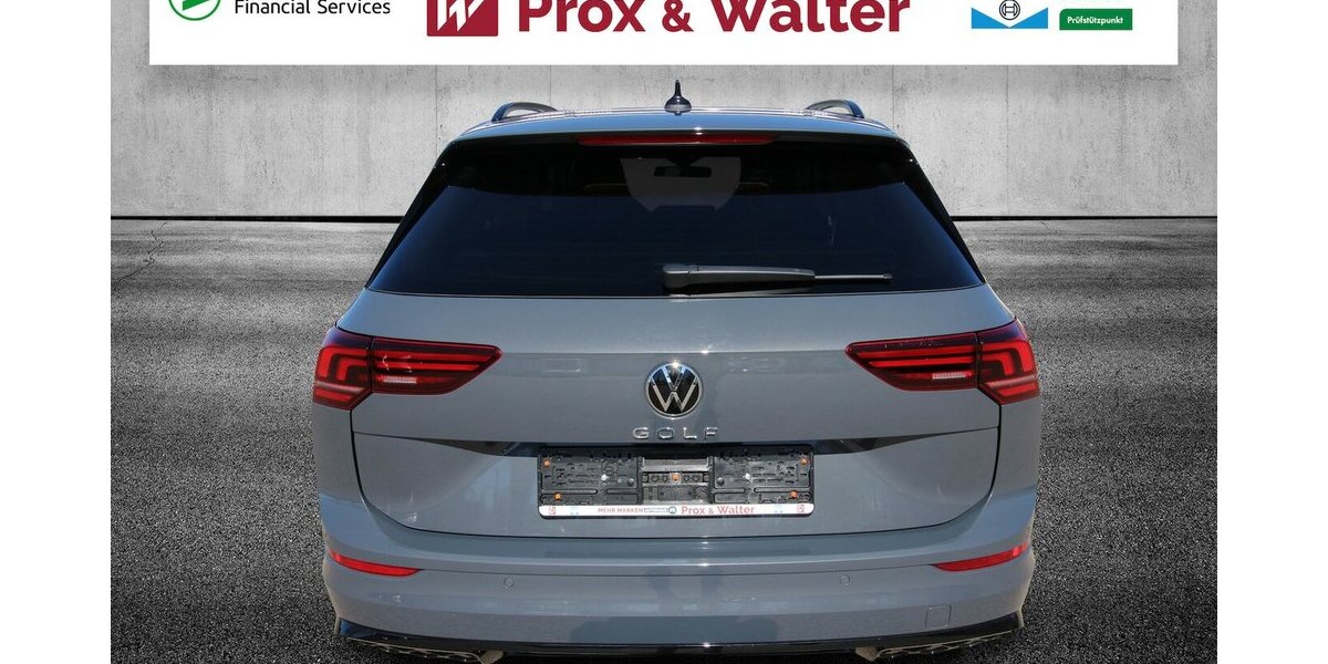 VW Golf VIII Variant 1.5 TSI R-Line LED+KAMERA+ACC 38.673 km 26.900 &euro; Hagenow 19230