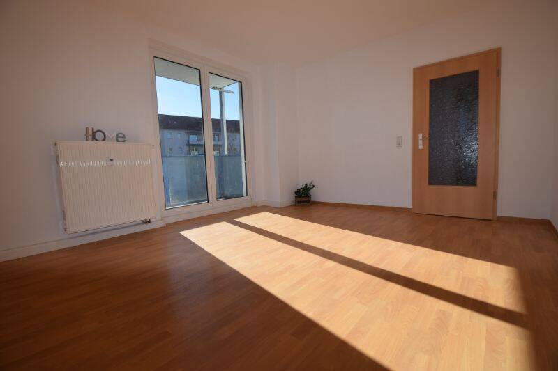 Etagenwohnung Riesa Pausitzer Delle - 3 Zimmer, 59 m&sup2;, 345&euro; | Angebot:25986303