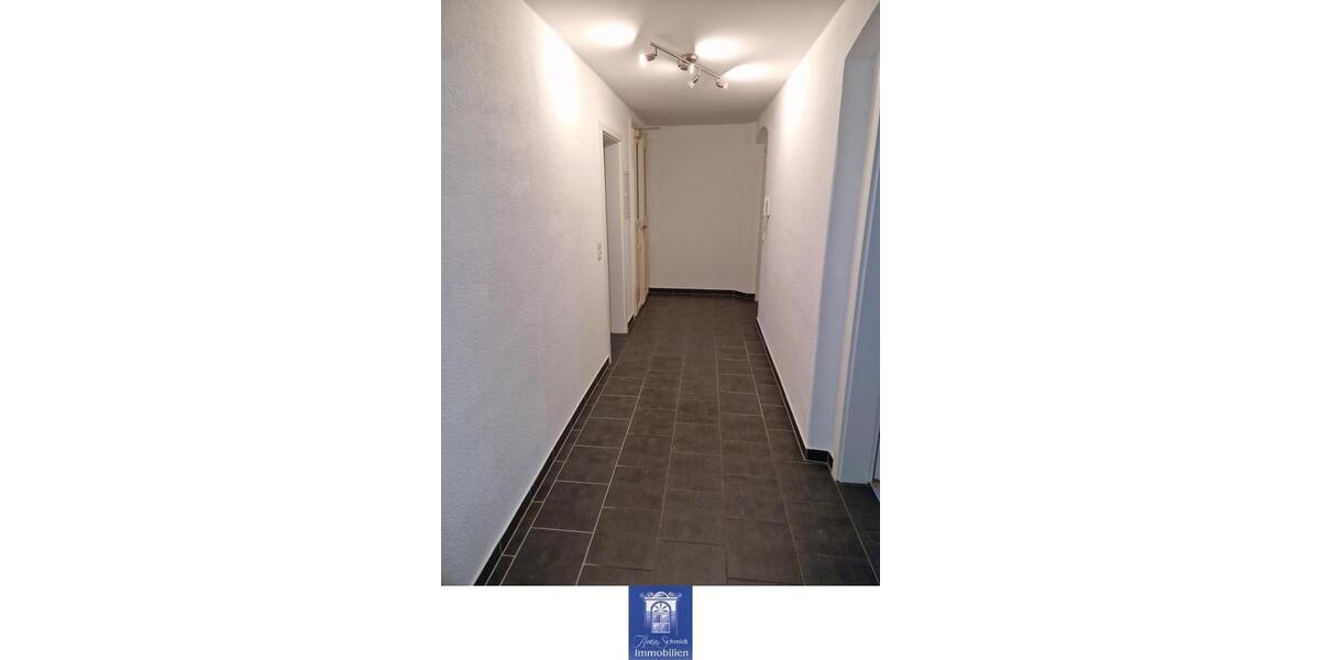 Dachgeschoßwohnung Freital - 3 Zimmer, 67 m&sup2;, 475&euro; | Angebot:26357500