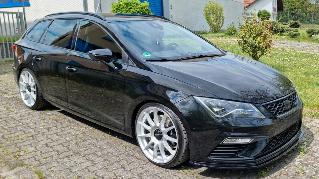 Seat Leon 46.500 km 22.999 &euro; Berlin 12619
