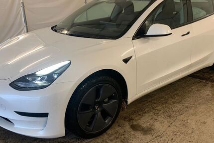 Tesla Model 3 62.097 km 24.750 &euro; Steinbach-Hallenberg OT Herges-Hallenberg 98587